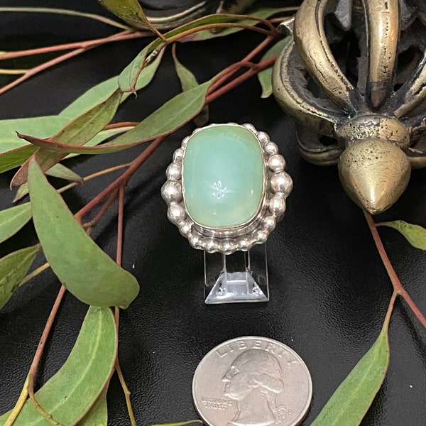 Ring Green Chrysoprase is a delightful stone of the green ray. Well Known as the Apple-green and slightly Translucent.