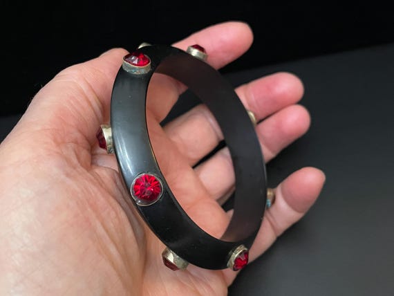 Vintage 1970s Acrylic Bangle Bracelet, Red Rhines… - image 3