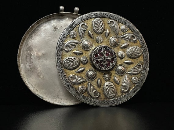 Antique Turkmen old silver amulet, Tribal Talisma… - image 2
