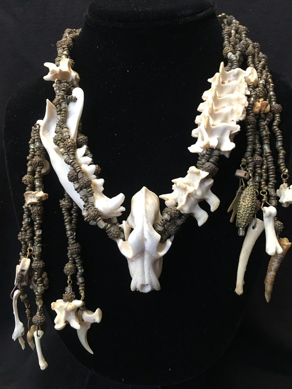Voodoo Bone Necklace Beige Voodoo Bone Necklace Beige