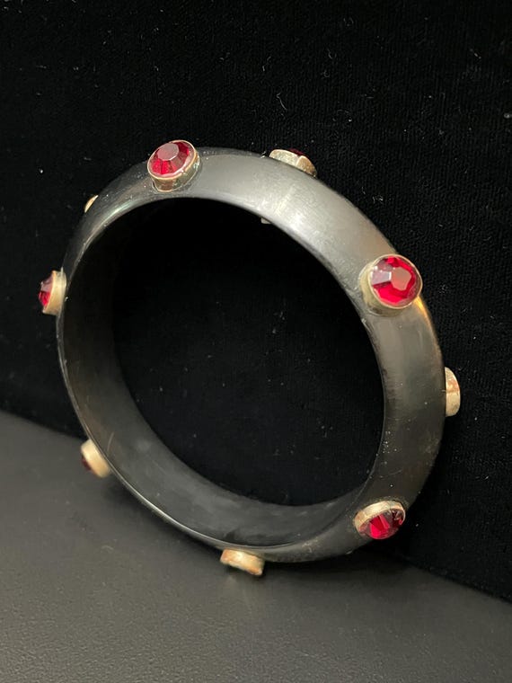 Vintage 1970s Acrylic Bangle Bracelet, Red Rhines… - image 1
