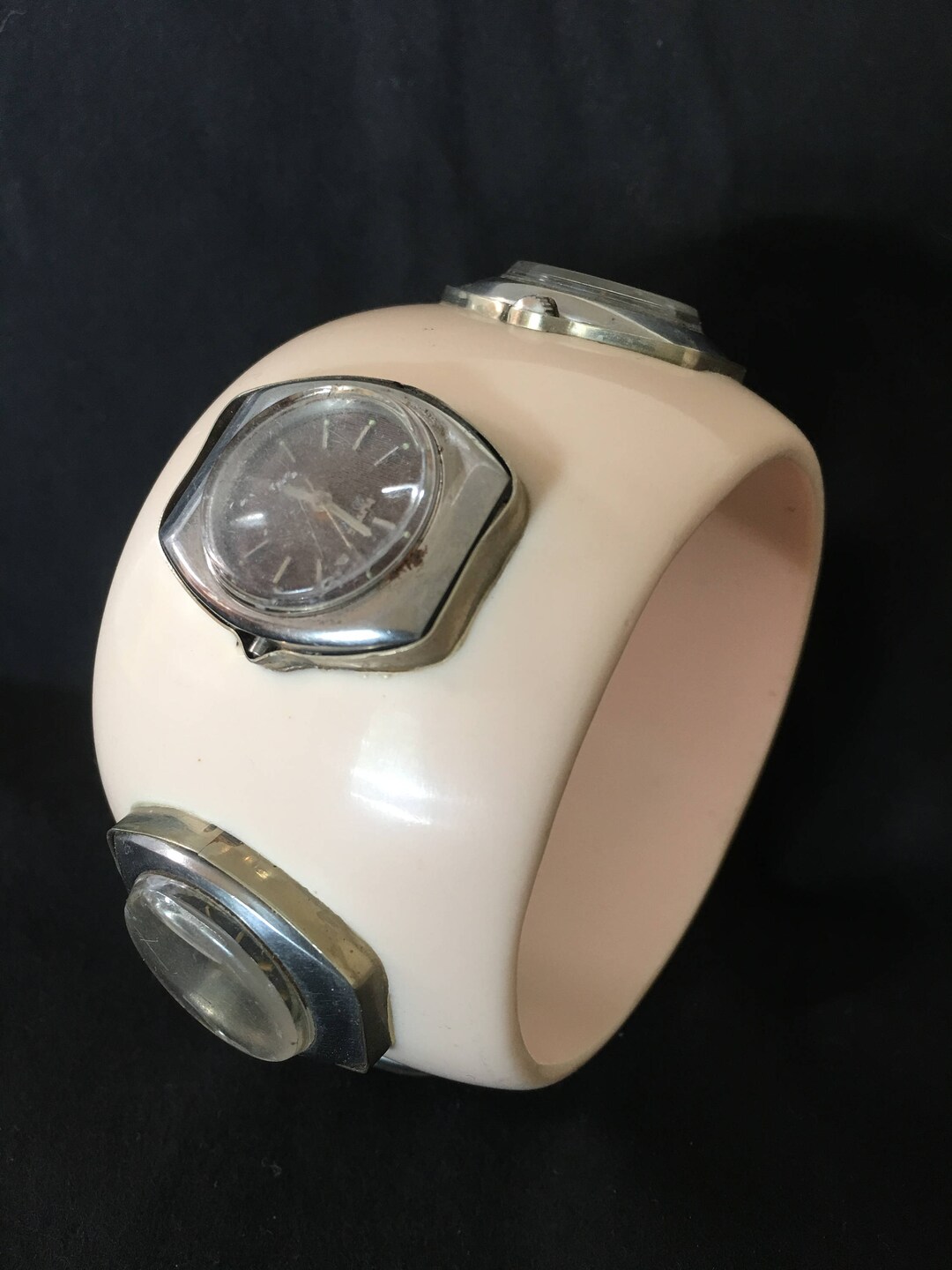Bracelet Vintage Années 70 - Matière : Résine & Lucite Multicolore - Sans Fermoir - Occasion