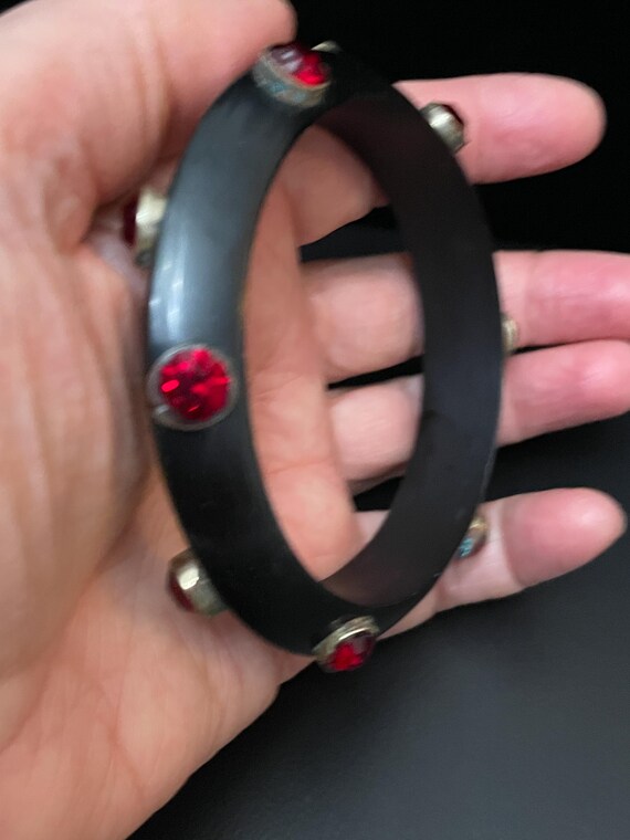 Vintage 1970s Acrylic Bangle Bracelet, Red Rhines… - image 5