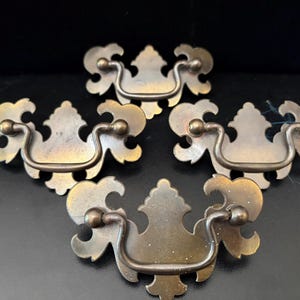 Chippendale Batwing Drawer Pull Antique Brass Set of 4 pre-owned