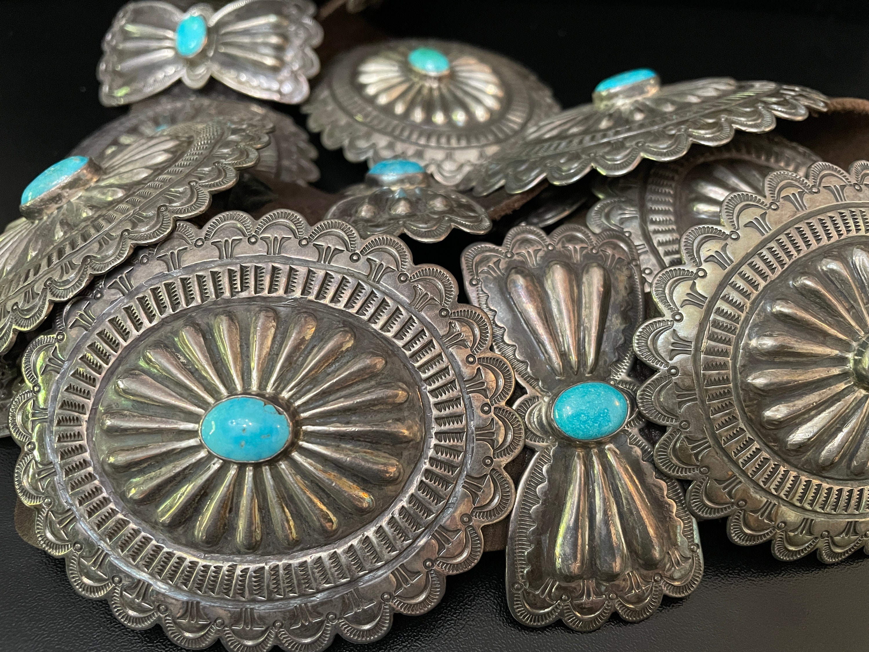 Dynamic Vintage Native American Navajo Kingman Turquoise Sterling Silver Collar Protectors Dynamic Vintage Native American Navajo Kingman Turquoise Sterling Silver Collar Protectors