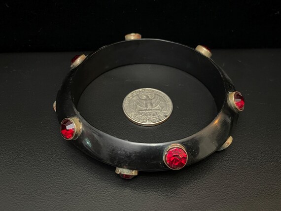 Vintage 1970s Acrylic Bangle Bracelet, Red Rhines… - image 4