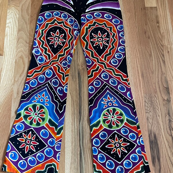 MEDIUM ONLY These pants are a unisex cut and are great for dance and yoga.