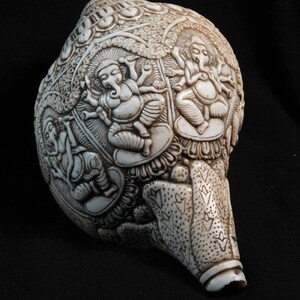 Vintage Sacred Conch Shell, Intricately Crafted, 8.5 Inch bild 2