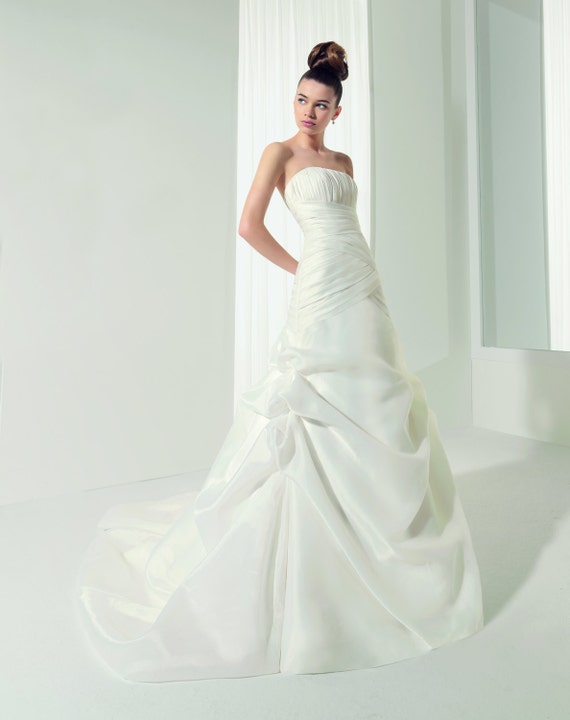 classic strapless wedding dresses