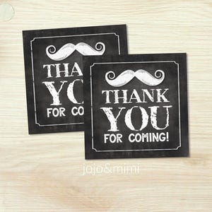 Etiqueta ou adesivo para lembrancinha INSTANT Mustache 'Obrigado por vir!' Quadro-negro 3x3 Lembrancinha para impressão Little Man Baby Shower