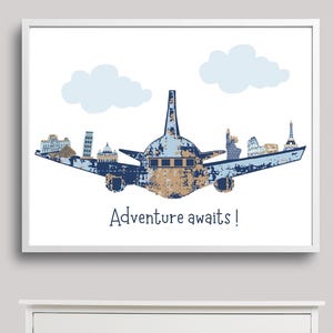Art mural pour chambre d'enfant, chambre d'enfant sur le thème du voyage, décoration pour bébé garçon, avion, l'aventure vous attend, bleu, marron clair
