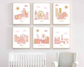 Kinderkamerkunst reisthema: roze en gouden stadsprints, set van 6