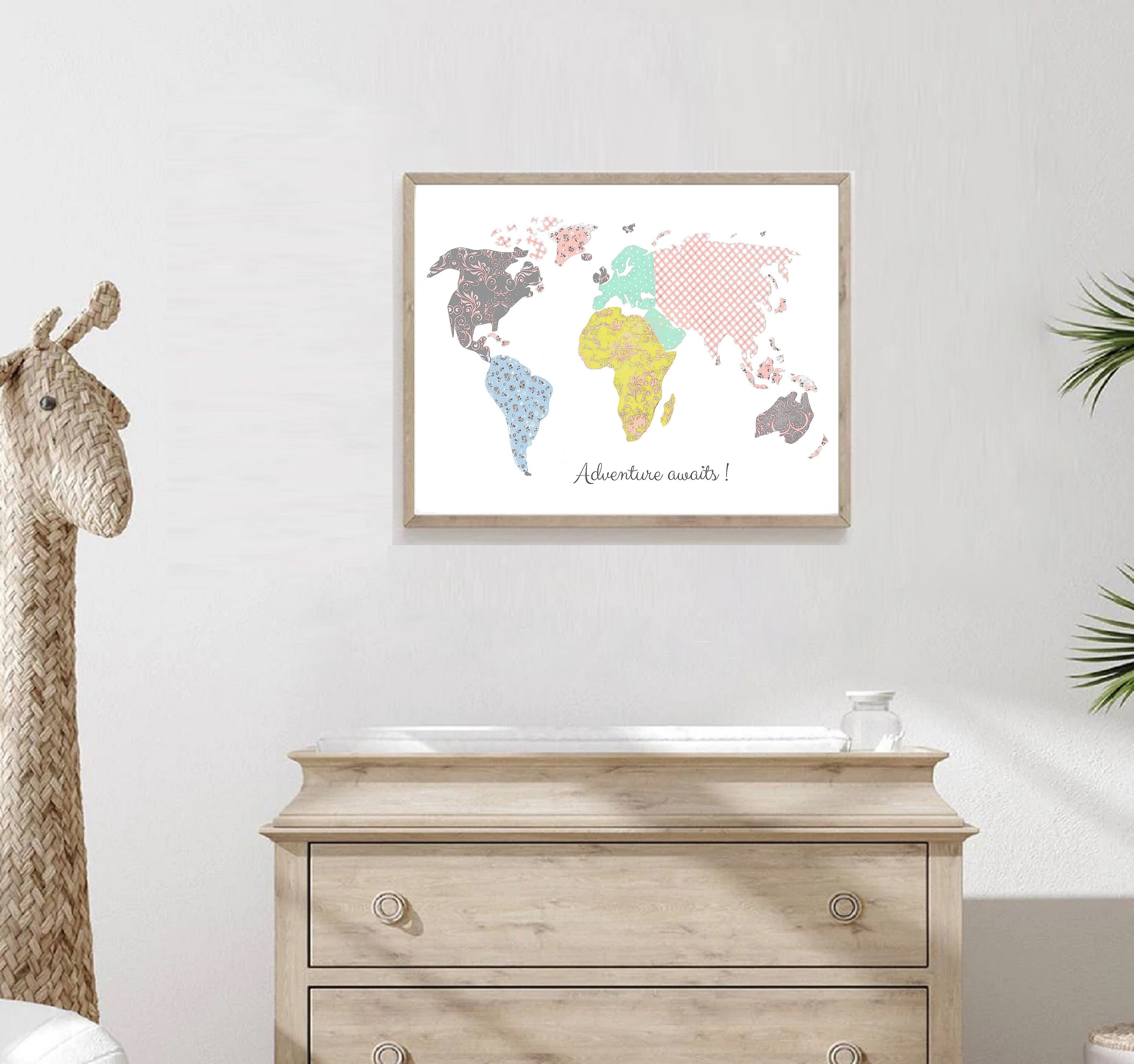 16, Art Mural de La Pépinière, Pépinière à Thème Voyage, Carte Du Monde, Couleurs Pastel