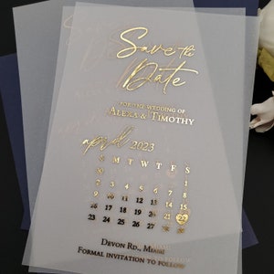 Perkamenten voor bruiloft met kalender, gouden save-the-date-kaarten met enveloppen, roségoud verijdelde save-the-date bruiloft