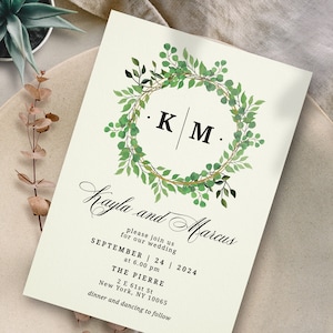 Elegante grüne Hochzeitseinladungen mit Monogramm, Schlichte Hochzeitskarten mit Blätterkranz, Hochzeitseinladungen mit Umschlag