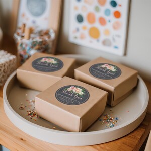 Hochzeitsbevorzugungs-Aufkleber, personalisierte Blumen-Dankeschön-Etiketten für Geschenke und Verpackung, Brautduschenbevorzugung Bild 5
