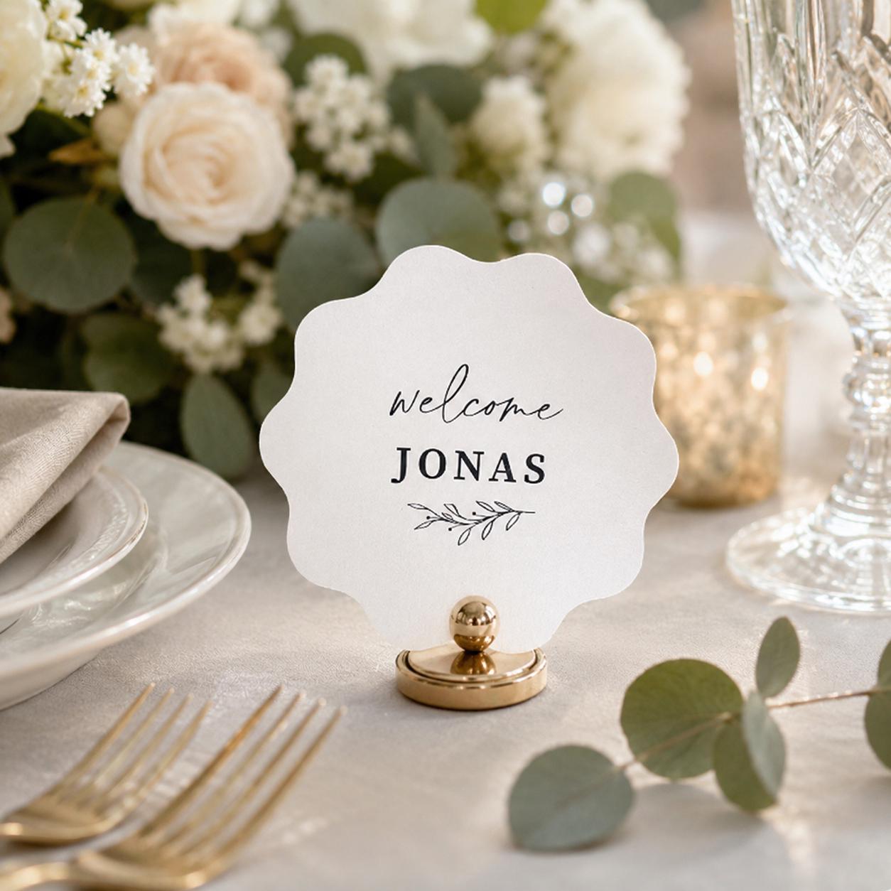 Scalloped Round Place Cards
