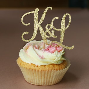 Adorno inicial para cupcakes de boda en oro con guión elegante, adorno de boda de dos letras, monograma, letra personalizada, despedida de soltera