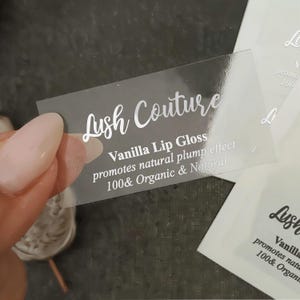 Etiquetas personalizadas para brillo labial. Pegatinas personalizadas para tubos de brillo labial. Etiquetas para bálsamo labial y lápiz labial. Productos cosméticos. Pegatinas transparentes y con detalles dorados. imagen 4
