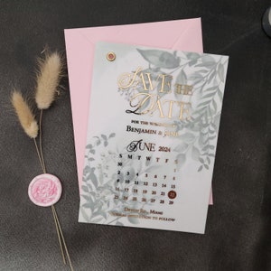 "Goldener Kalender Save The Dates Karten für Hochzeiten mit Rosegoldener Blumen Rückseite, Pergament Hochzeitseinladung ""Save the Date"" mit Roségoldfolie."