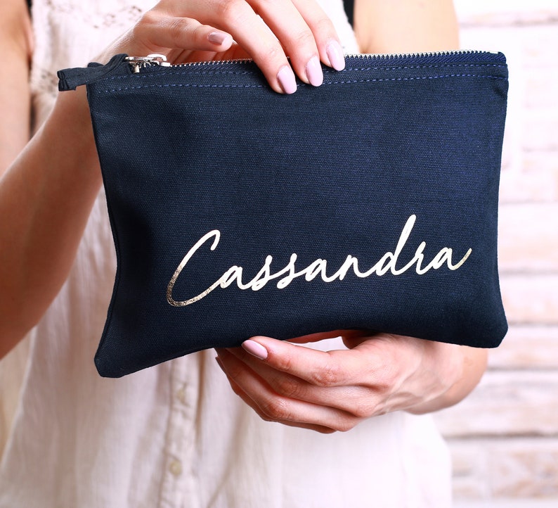 Idee regalo damigella d'onore, borsa per il trucco da viaggio personalizzata, borsa regalo da damigella d'onore, borsa per il trucco personalizzata, regali con monogramma, borsa da damigella d'oro Only Name