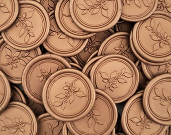 Etiquettes autocollantes en cire auto-adhésives bronze doré avec tampon floral botanique, enveloppes pour faire-part de mariage, cartes Save the Dates