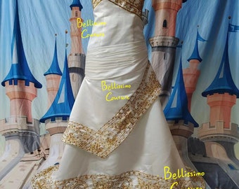 Hochwertiges, massives, handbesticktes Brautkleid mit kleiner Schleppe
