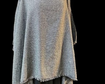 Poncho noir et blanc, poncho en laine, poncho printanier, poncho en laine de mer