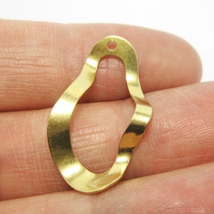 Brass Oval Charm, Wavy Circle Earring Charms, 26x14mm, Raw brass findings, Jewelry making - R788