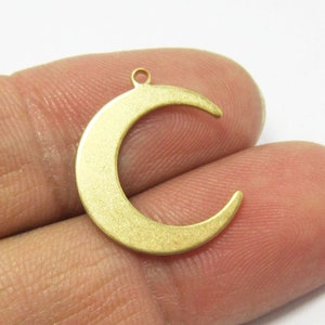 Crescent Moon Charm, Moon Charm For Jewelry Making, Necklace Pendant, 20x16.5mm, Earring Findings - R631