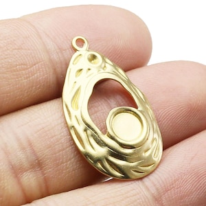 Hammered Irregular Drop Charm, Brass Charm with Cabochon setting, Necklace Pendant, Earring Findings, 31x18mm, Jewelry Supplies - R1709