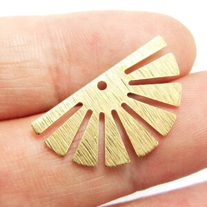 Textured Fan Charm, Half Sun Earring Charms, Brass Charm For Jewelry Making, Fan Shaped, 25x14mm, Earring Findings -R1050