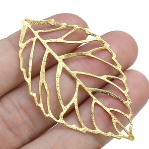 Abalorios de pendientes de hoja hueca, abalorio de hoja de latón, colgante de collar, 53x32mm, fornituras de pendientes, abalorios de latón para la fabricación de joyas - R516