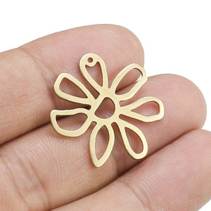 Floral Earring Charms, Brass Daisy Charm, 25mm, Earring Findings, Floral Necklace Pendant, Jewelry Making - R791