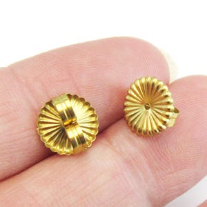 Chiusure per orecchini rotonde testurizzate, fermagli per orecchini da 9 mm, perni per orecchini, tappi per le orecchie in ottone, componenti in ottone grezzo, forniture per gioielli -R1685