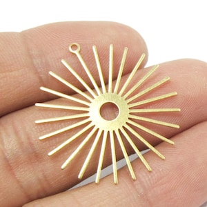 Brass Sun Charm, Sunburst Pendant, Earring Charms For Jewelry Making, DIY Ornament, Raw Brass Findings, 32x30xmm -R798