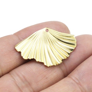 Colgante de hoja texturizada, dijes de latón para aretes, dijes de latón para hacer joyas, accesorios para aretes, colgante para collar, 31 x 20,7 mm - R2736