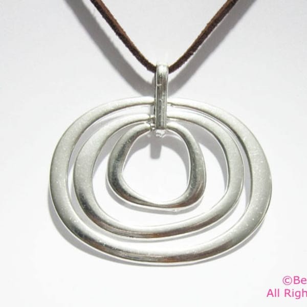 2pcs Irregular circle pendant Antique silver circle Loop statement necklace