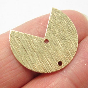 Textured Round Charms, Earring Connectors, Earring Findings, Geometric Brass Charms, 20x17mm, Jewelry Making - R1276