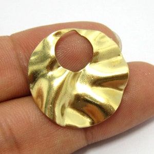 Round Circle Charms, Brass Charms, Earring Accessories, 25mm, Wavy brass findnigs, Jewelry Making - R599