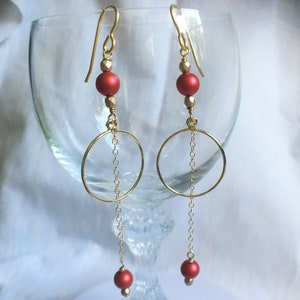 Women&#39;s dangle earrings