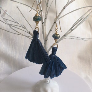 Women's dangle earrings