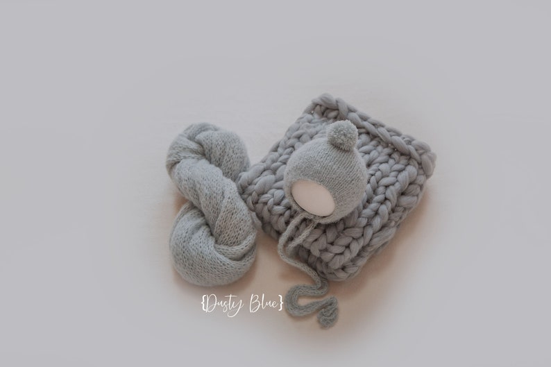Set Dusty Blue Chunky blanket Fuzzy wrap bonnet extra long newborn photography baby image 1