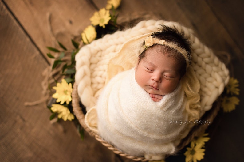 Pale Yellow Corn Chunky blanket Spring Fuzzy wrap bonnet extra long newborn photography baby image 1