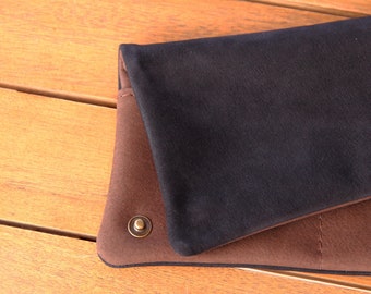 Tabaktasche aus handweichem Nubuk Leder in schwarz und taupe, Tabaketui, Drehertasche, Tabakbeutel