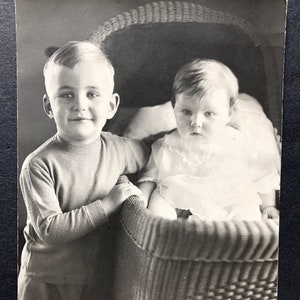 1931 Photo Postkarte, RPPC Bruder und Schwester, Martin & Joanne aus Laramie Wyoming