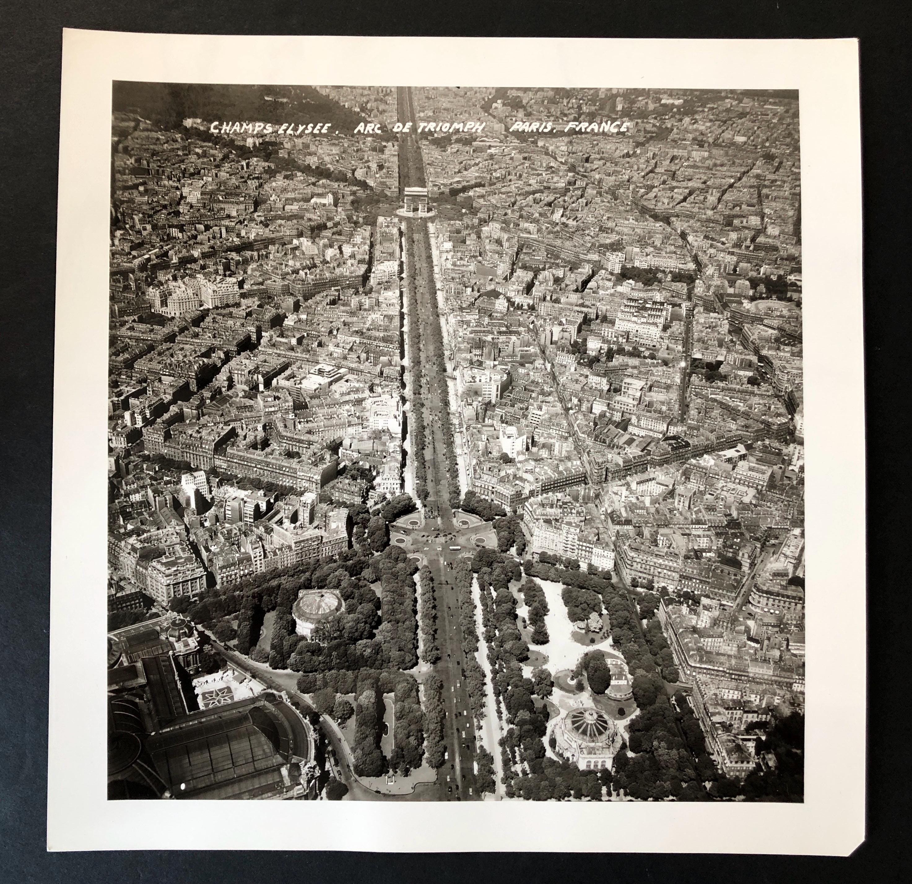 1945年頃の航空写真、シャンゼリゼ通り、パリ市街のパノラマビュー