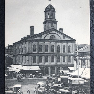 Cartão postal de 1905, vagões de entrega, multidão de vendedores Faneuil Hall, Boston