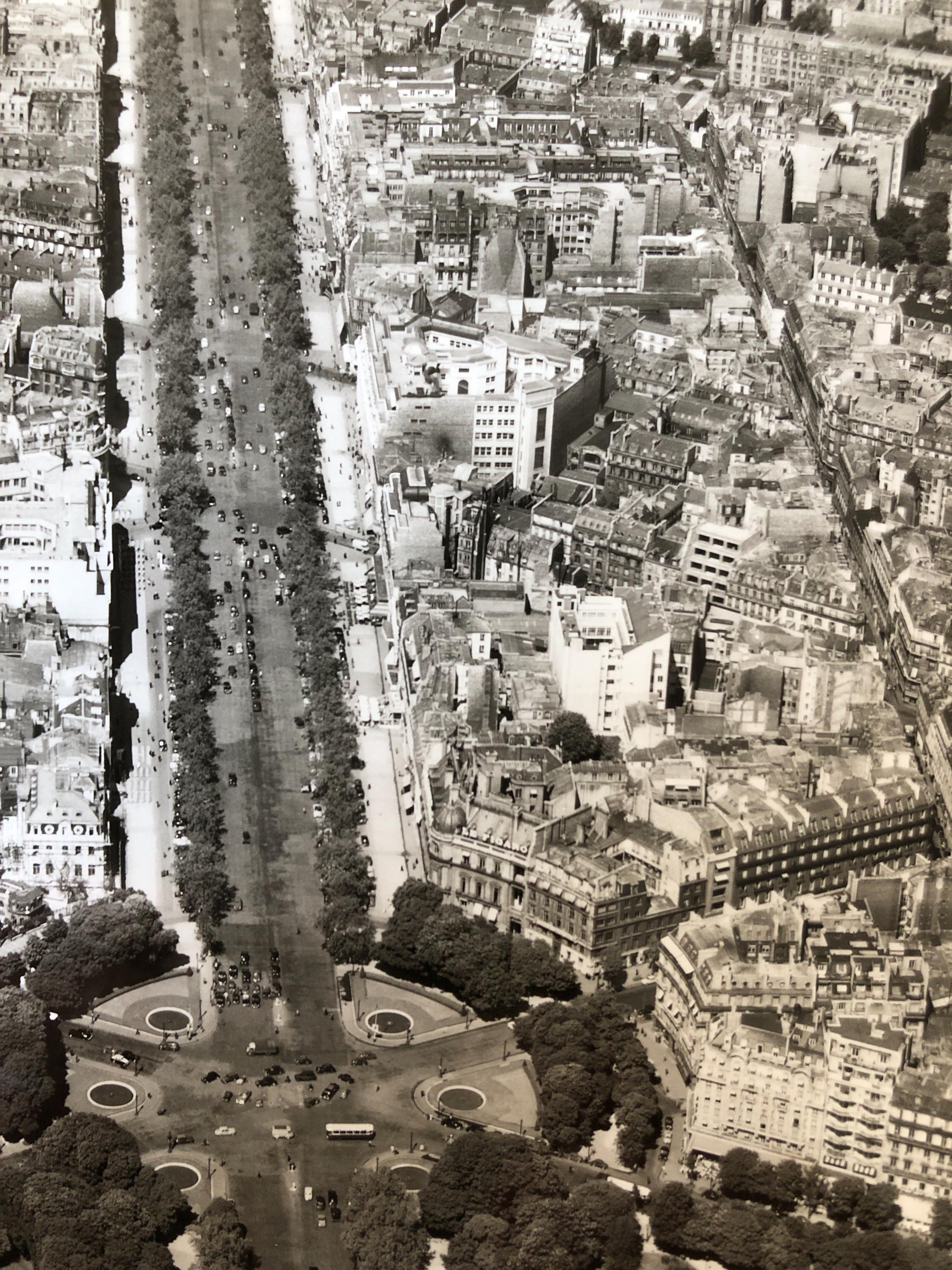 1945年頃の航空写真、シャンゼリゼ通り、パリ市街のパノラマビュー