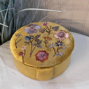 Jewelry Trinket Box Embroidered Beaded Sequined Floral Round Snap Closure India